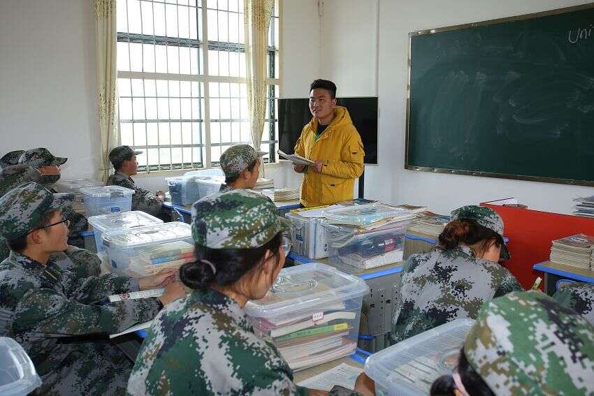 全封闭式的学校,全封闭小学校