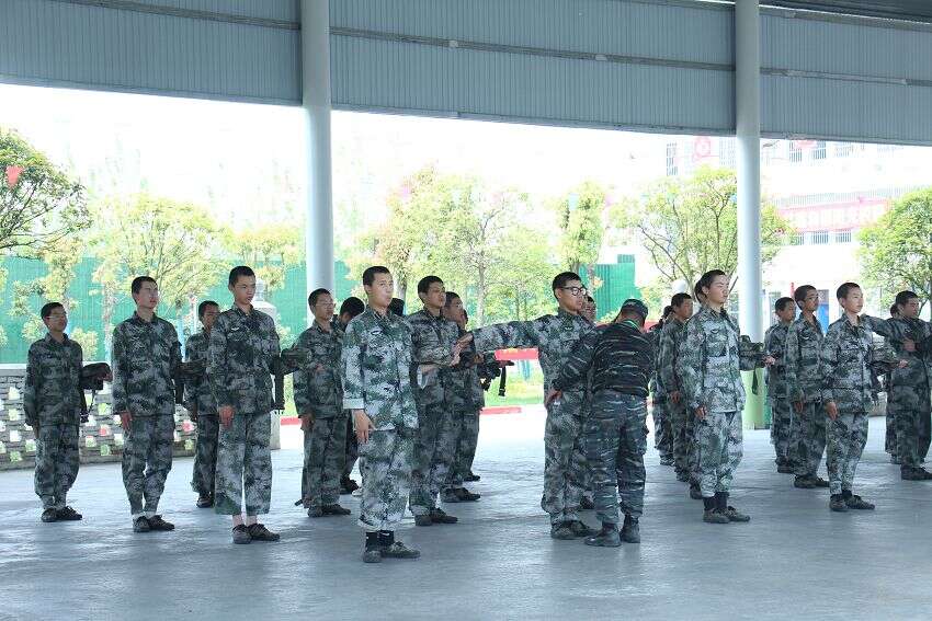 全封闭式管理学校,全封闭军事化学校